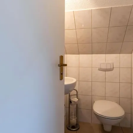 Mueritzausblick - Altstadtidyll Mit Hafenblick فارين