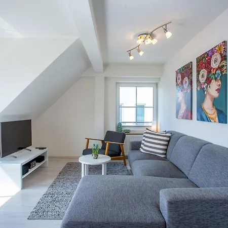 Mueritzausblick - Altstadtidyll Mit Hafenblick فارين