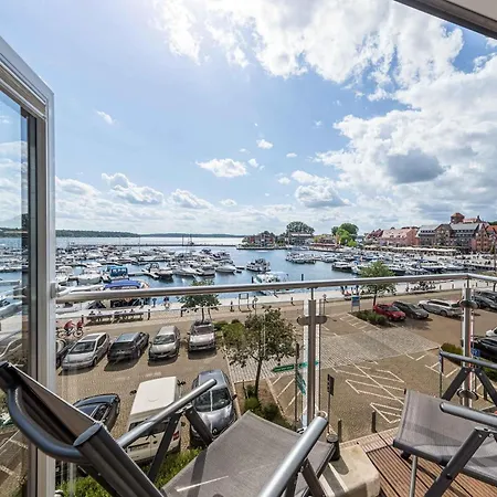 Mueritzausblick - Altstadtidyll Mit Hafenblick * فارين