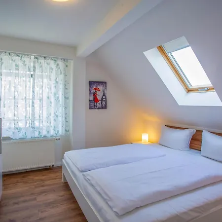 Mueritzausblick - Altstadtidyll Mit Hafenblick